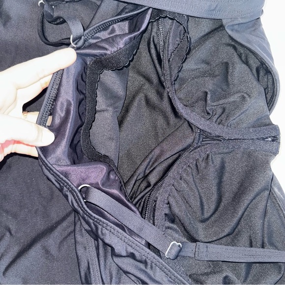 Lands’End Black Women's Swim Top With Bra Sz 16 Long - Picture 5 of 14